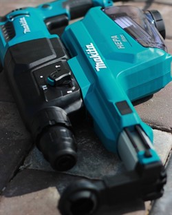 MAKITA HR2652 Перфоратор + комплект для сбора пыли с фильтром HEPA (800Вт, 3 режима, 2.9Дж) - фото 184581