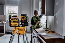 DeWalt DCE088D1G18 аккумуляторный лазерный построитель плоскостей, 12/18 В, зеленый луч, 30 м, с АКБ 2 Ач и ЗУ, в кейсе TSTAK - фото 225729