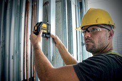 DeWalt DCE088D1G Нивелир лазерный с зел. лучем в чем. TSTAK (12V, 1*2.0Ah, 30 м, 2 луча, ±0,3мм/м) - фото 225735