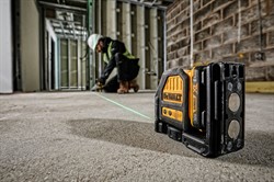 DeWalt DCE088D1G Нивелир лазерный с зел. лучем в чем. TSTAK (12V, 1*2.0Ah, 30 м, 2 луча, ±0,3мм/м) - фото 225737