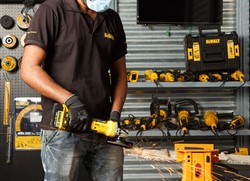 DeWalt DCG405N SOLO Угловая шлифмашина аккум. в кор. (18V, 125 мм, 9000 об/мин, Bl-motor) - фото 225915