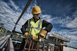 DeWalt DCG414N аккумуляторная угловая шлифмашина, 54 В, 125 мм, 9000 об/мин, без АКБ и ЗУ - фото 225947