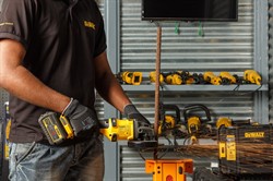 DeWalt DCG414N аккумуляторная угловая шлифмашина, 54 В, 125 мм, 9000 об/мин, без АКБ и ЗУ - фото 225948