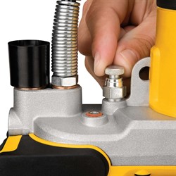 DeWalt DCGG571NK аккумуляторный смазочный пистолет, 18 В, 690 бар, без АКБ и ЗУ, в кейсе - фото 225969