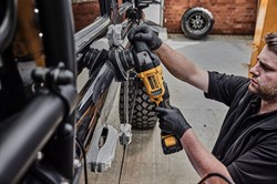 DeWalt DCM848N SOLO Полировальная орбитальная машина аккум. (18V, 125 мм, 2000-5500 об/мин,BL-motor) - фото 226097