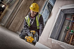 DeWalt DCN660D2 Пистолет гвоздезабивной аккум. в чем.(18V, 2*2.0Ah, гвозди:32-63мм, d1.6мм) - фото 226127
