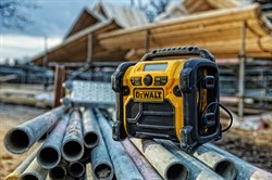 DeWalt DCR020 SOLO Радио аккум. в кор. (12V/18V, AUX / USB, 2.8 кг) - фото 226193
