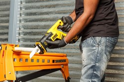 DeWalt DCS367N SOLO Сабельная пила аккум. в кор. (18V, дерево до 300 мм, металл до 100 мм, BL-motor) - фото 226249
