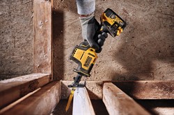 DeWalt DCS369N SOLO Сабельная пила аккум. в кор. (18V, дерево: 90 мм, металл: 40 мм, BL-motor) - фото 226256