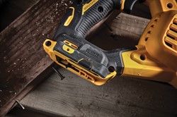 DeWalt DCS386NT SOLO Сабельная пила аккум. в TSTAK VI (18V, дерево: 300 мм, металл:130 мм, BL-motor) - фото 226297