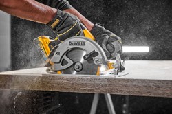 DeWalt DCS570N SOLO Дисковая пила аккум. в кор.(18V, 184x6 мм, пропил: 64 мм, Bl-мотор) - фото 226340