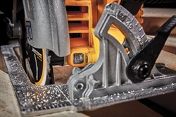 DeWalt DCS573NT SOLO Дисковая пила аккум. в чем. TSTAK VI (18V, 190*30мм, пропил: 67мм, BL-motor) - фото 226362