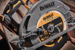 DeWalt DCS573NT SOLO Дисковая пила аккум. в чем. TSTAK VI (18V, 190*30мм, пропил: 67мм, BL-motor) - фото 226364