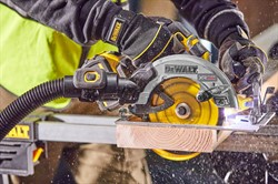 DeWalt DCS573NT SOLO Дисковая пила аккум. в чем. TSTAK VI (18V, 190*30мм, пропил: 67мм, BL-motor) - фото 226366