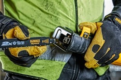 DeWalt DCS380N SOLO Сабельная пила аккум. в кор. (18V, дерево до 300 мм, металл до 100 мм) - фото 226832