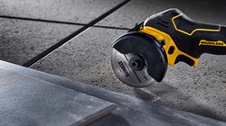 DeWalt DCS438E2T Отрезная машина акк. в чем. TSTAK (18V, 2*1.7Ah, диск 76*9,5 мм, рез 22 мм) - фото 226841