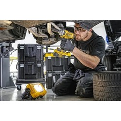 DeWalt DCL077 SOLO Напольный прожектор аккум. (18V, 2000 Лм, 6 ч. работы при акк. 5.0Ah) - фото 227017