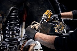 DeWalt DCF923B SOLO Гайковерт аккум. в кор. (20V, 406 Нм, 3/8", 2 скор, BL-motor) - фото 227053