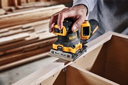 DeWalt DCW200B SOLO Виброшлифмашина аккум. в кор. (20V, 140*115 мм, ампл.1.6, 8000 – 14000 кол/мин) - фото 227110