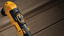DeWalt DCD740B SOLO Шуруповерт угловой аккум. в кор. (20V, 33 Нм, 2 скор, 0.8-10 мм) - фото 227185