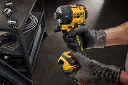 DeWalt DCF870B SOLO Гайковерт аккум. в кор. (20V, 56 Нм, 1/4", BL-motor) - фото 227218