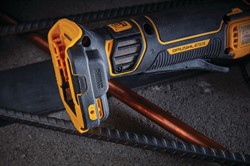 DeWalt DCG415B SOLO Угловая шлифмашина аккум в кор. (20V, 125 мм, 9000 об/мин, нижняя кнопка) - фото 227269