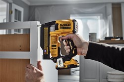 DeWalt DCN623B SOLO Пистолет шпилькозабивной аккум. в кор. (20V, шпильки: 16-38 мм, d 0.64 мм) - фото 227364