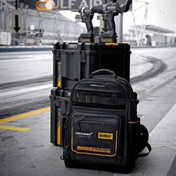 DeWalt DWST60122-1 Рюкзак McLaren Limited Edition (43 отделения, 23.8 л, макс. груз.: 25 кг) - фото 227527