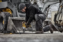 DeWalt DCF964N SOLO Гайковерт аккум. в кор.(18V, 2576 Нм, 3/4", BL-motor) - фото 227837