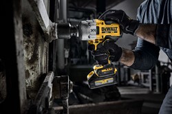 DeWalt DCF964N SOLO Гайковерт аккум. в кор.(18V, 2576 Нм, 3/4", BL-motor) - фото 227838