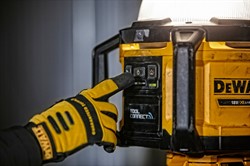 DeWalt DCL074 SOLO Фонарь аккумуляторный (18V, 5000 Лм) - фото 227944