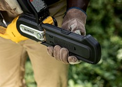DeWalt DCMPS520N Цепная пила аккум. в кор. (18V, шина 20 см, 1.1 мм, 3/8, 56 зв, BL-motor) - фото 227962