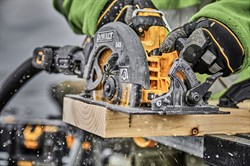 DeWalt DCS578NT SOLO Дисковая пила аккум. в чем.TSTAK (54В, 190*30мм, пропил: 67мм, Bl-мотор, 3.6кг) - фото 228039