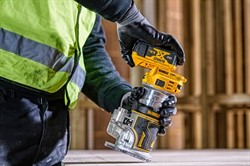 DeWalt DCW600N SOLO Фрезер кромочный аккум. в кор. (18V, цанга 6.4 мм, 55 мм, 16000-25500 об/мин) - фото 228060