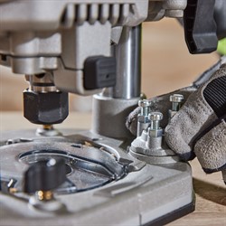 DeWalt DCW620H2 Фрезер аккум. в чем TSTAK VI (18V, 2*5.0Ah, цанга 8,12 мм, 70 мм,11000-23000 об/мин) - фото 228071