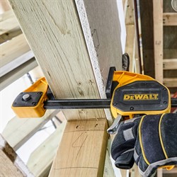 DeWalt DWHT0-83192 Струбцина пистолетная быстрозажимная 150 мм - фото 228149