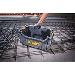 DeWalt DWST1-75654 Ящик открытый с большой металлической ручкой (до 20кг, 558x330x277 мм) - фото 228260