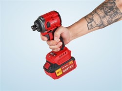 Аккум. ударный гайковерт/винтоверт WORTEX CWR 0218 в чем. XLT 1x4 А*ч, БЕСЩЕТ., 18 В, 220 Н*м - фото 231923