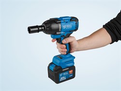 Аккум. ударный гайковерт BULL SC 1807 Xcase, XLTpro, БЕСЩЕТ., 18 В, 750 Н*м, 1/2", 2х6 А*ч, з/у 6 А - фото 231999