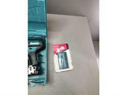 Аккум. дрель-шуруповерт MAKITA CXT DF 333 DWAE в чем. + набор бит уцененный (0221897312) - фото 234090