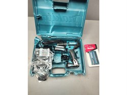 Аккум. дрель-шуруповерт MAKITA CXT DF 333 DWAE в чем. + набор бит уцененный (0221897312) - фото 234094